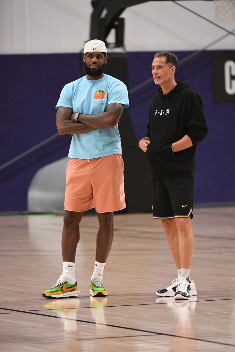 Buha：詹姆斯预计与湖人续约一年 薪资区间3500-4500万