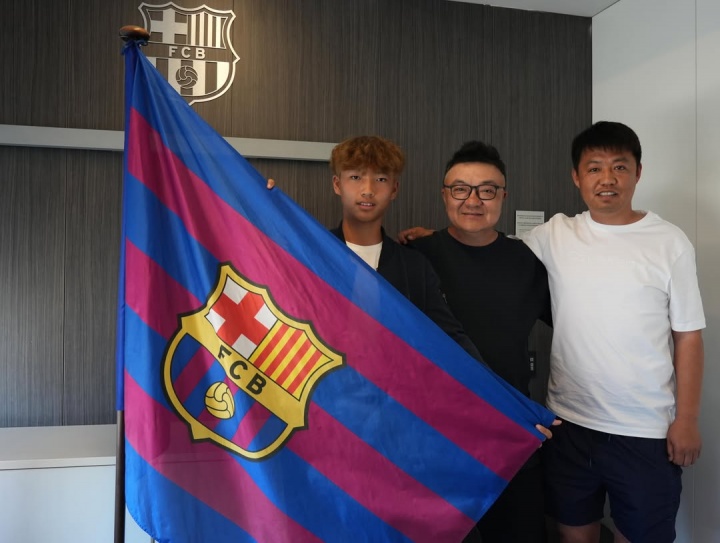 14岁中国球员李昊炎签约巴萨拉玛西亚U15梯队 创历史