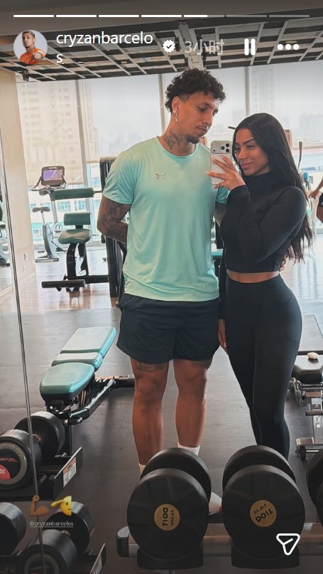 克雷桑休赛期携女友游沪 本赛季11球5助攻状态火热