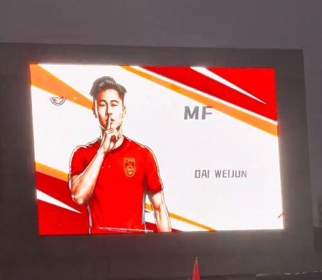 武磊百场里程碑夜 国足主场0-0闷平泰国